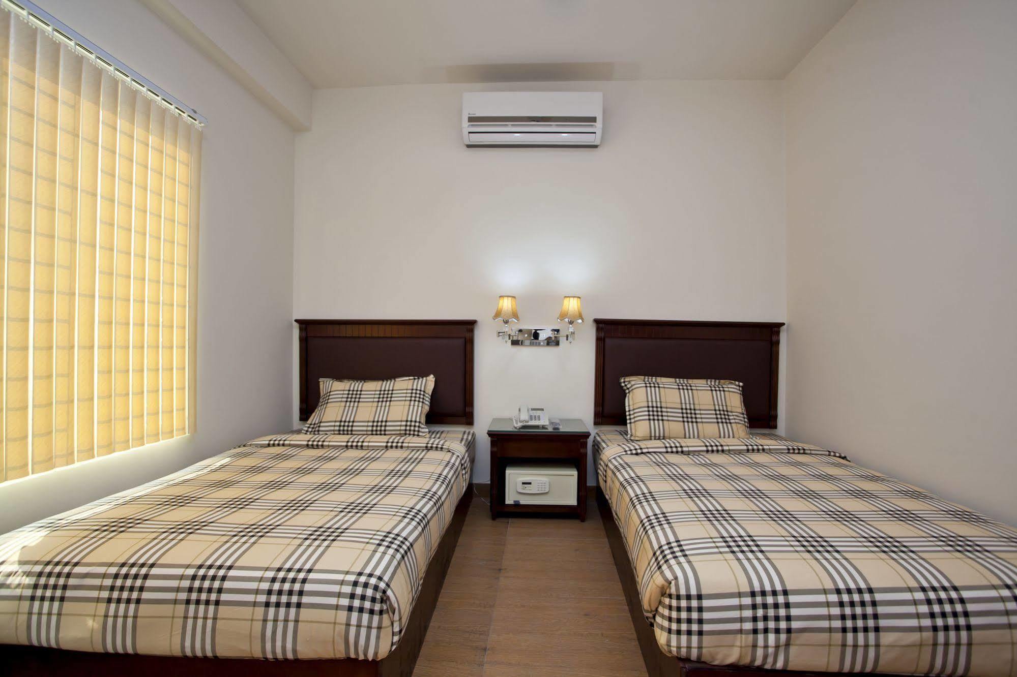 La Rose Hotel Sylhet Esterno foto