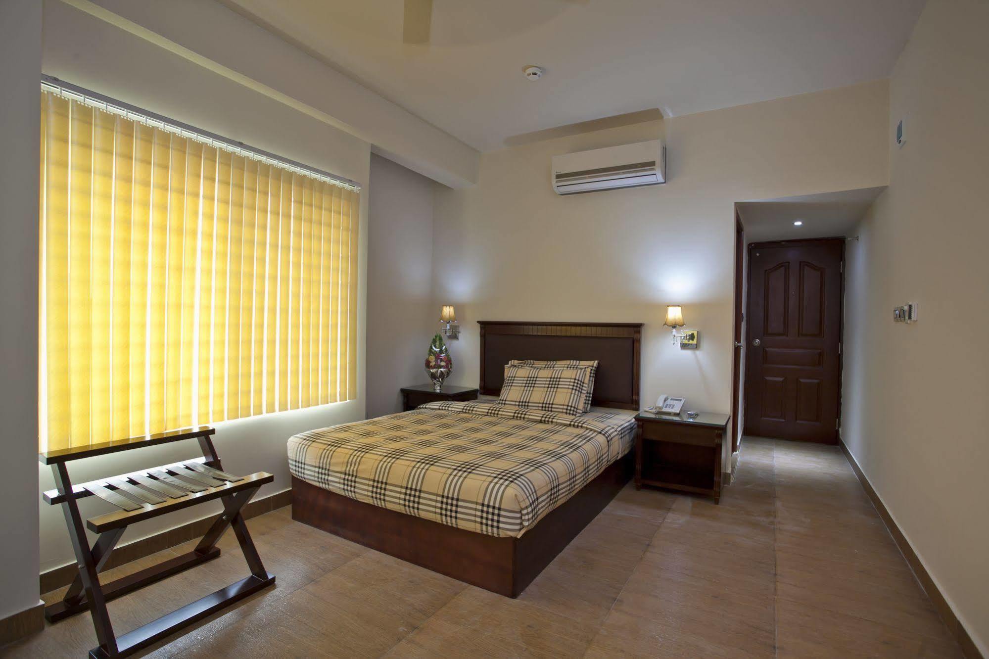 La Rose Hotel Sylhet Esterno foto