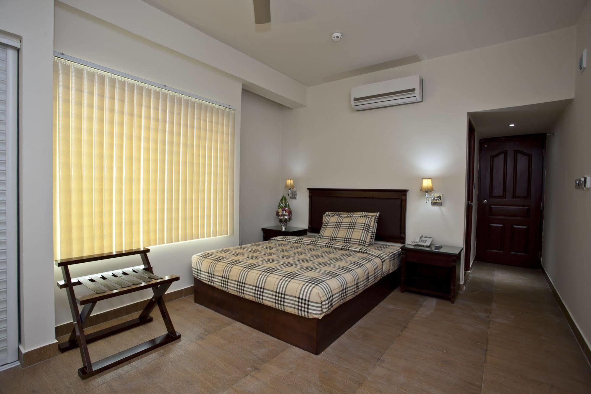 La Rose Hotel Sylhet Esterno foto