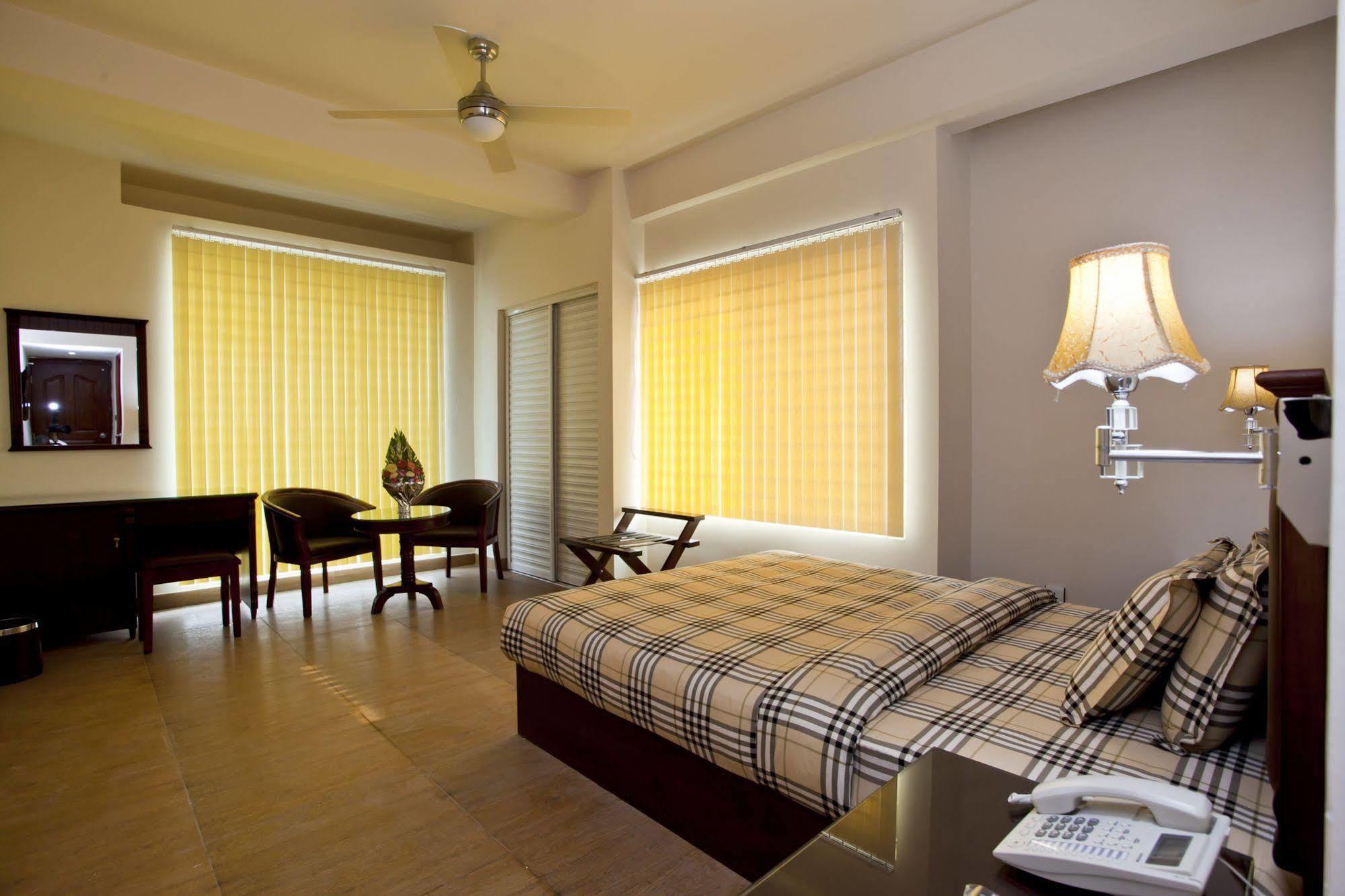 La Rose Hotel Sylhet Esterno foto