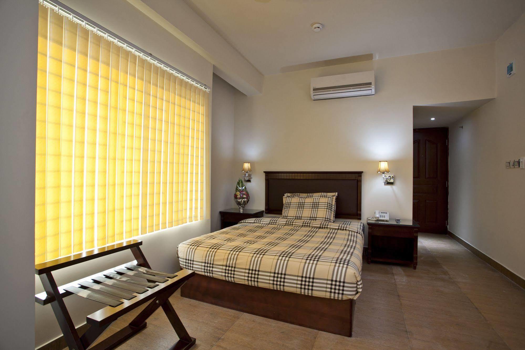 La Rose Hotel Sylhet Esterno foto
